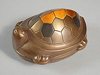 ەF Zohiko^wTx an insence container shape in the turtle that made of lacquer
