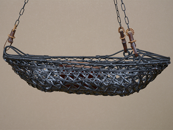 田中　旭祥　Tanaka Kyokusho／竹つり舟　A hanging boat shaped basket