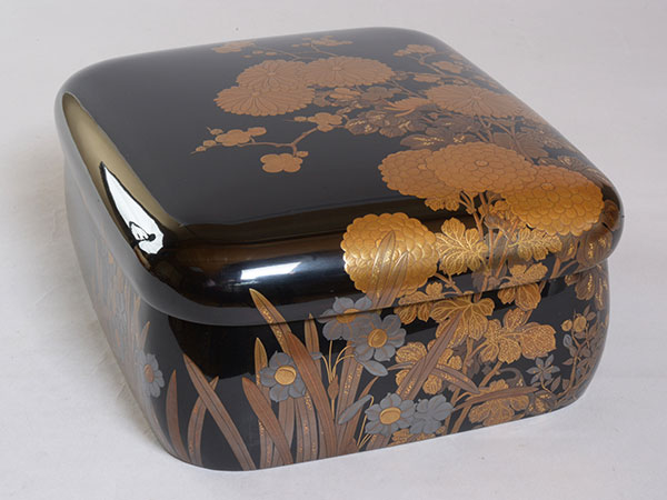 楊光堂（吉田金年）　Yokodo(Yoshida Kinnen)／『春秋蒔絵手硯箱』 a Suzuri-box with a letter container
